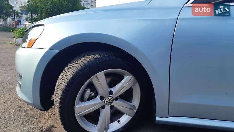 Седан Volkswagen Passat 2013 в Одессе