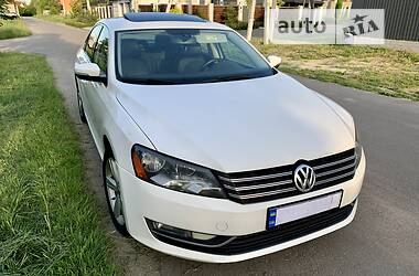 Седан Volkswagen Passat 2012 в Киеве