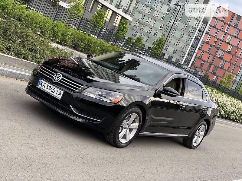 Седан Volkswagen Passat 2012 в Киеве