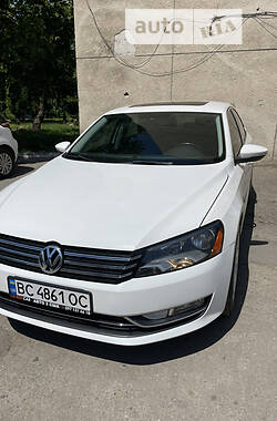 Седан Volkswagen Passat 2011 в Львові