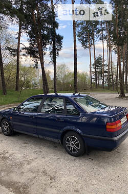 Седан Volkswagen Passat 1996 в Нетешине