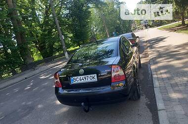 Седан Volkswagen Passat 2002 в Самборі