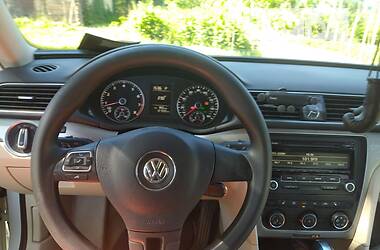 Седан Volkswagen Passat 2013 в Иршаве
