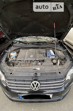 Седан Volkswagen Passat 2012 в Киеве