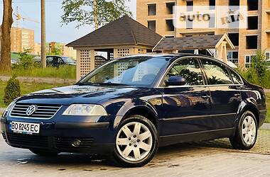 Седан Volkswagen Passat 2003 в 