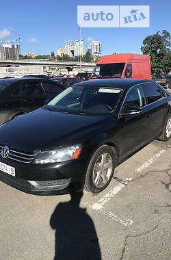 Седан Volkswagen Passat 2012 в Киеве