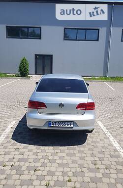 Седан Volkswagen Passat 2012 в Ивано-Франковске