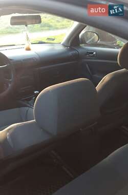 Седан Volkswagen Passat 2004 в 