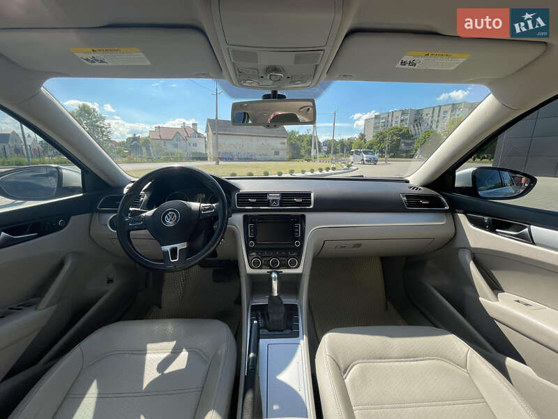 Седан Volkswagen Passat 2012 в Дрогобичі