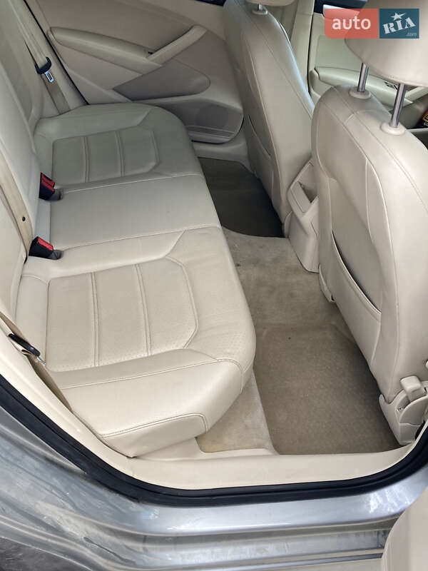 Седан Volkswagen Passat 2012 в Рокитном фото 9 Седан Volkswagen Passat 2012 в Рокитном
