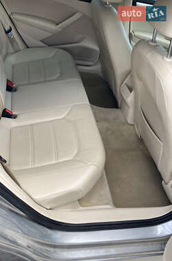 Седан Volkswagen Passat 2012 в 