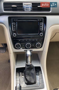 Седан Volkswagen Passat 2012 в 