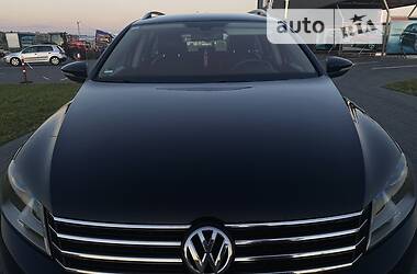 Універсал Volkswagen Passat 2012 в Чернівцях