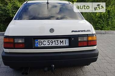 Седан Volkswagen Passat 1993 в Львові