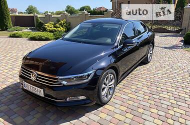 Седан Volkswagen Passat 2018 в Хусте