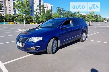 Универсал Volkswagen Passat 2006 в Киеве