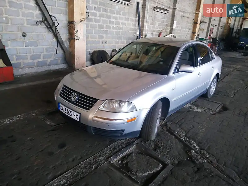 Седан Volkswagen Passat 2003 в 