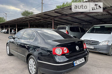 Седан Volkswagen Passat 2005 в Кривом Роге