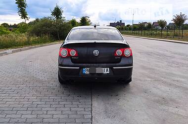 Седан Volkswagen Passat 2006 в Городке
