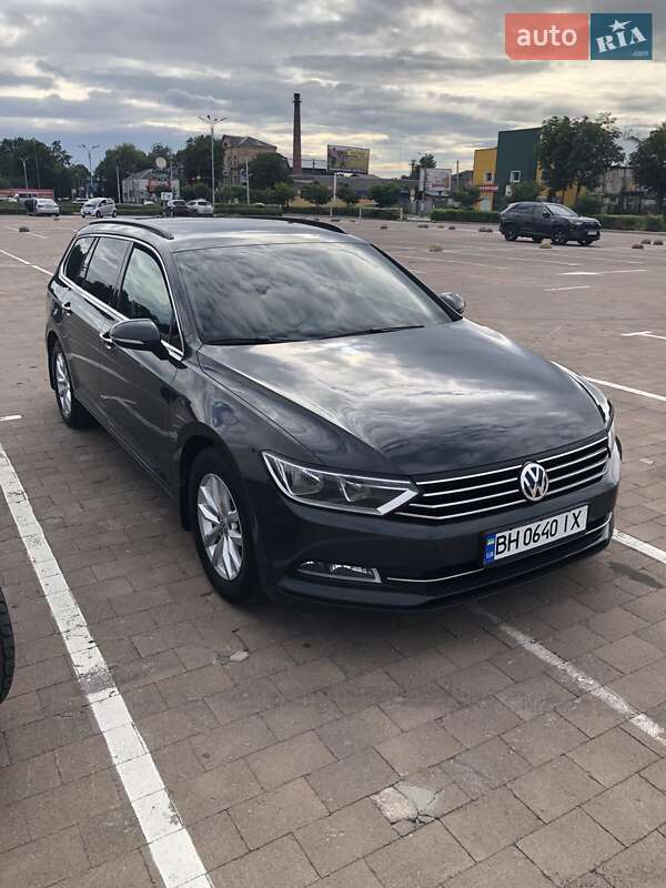 Универсал Volkswagen Passat 2015 в Житомире