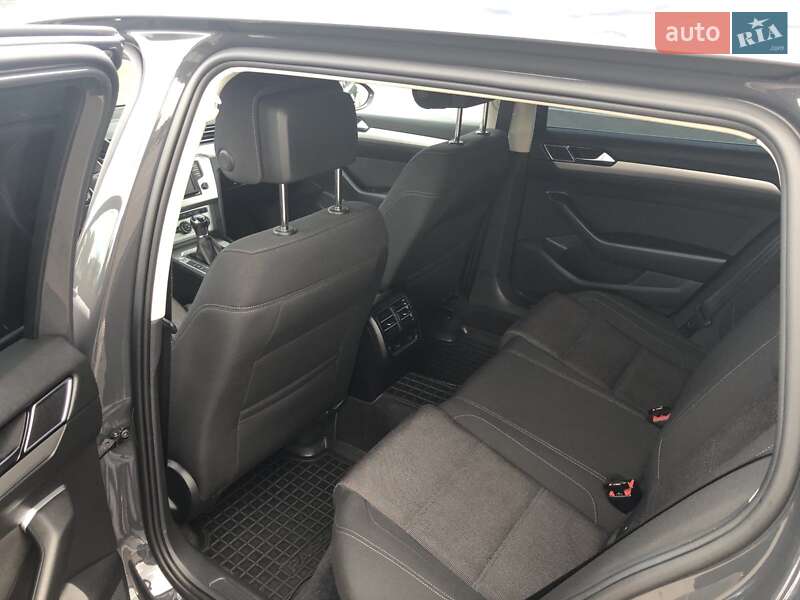 Универсал Volkswagen Passat 2015 в Житомире