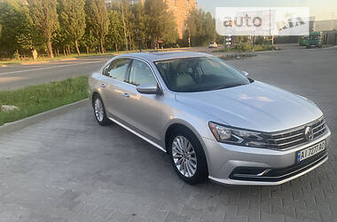 Седан Volkswagen Passat 2016 в Киеве