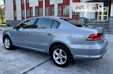 Седан Volkswagen Passat 2011 в Нетешине