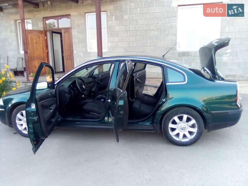 Универсал Volkswagen Passat 2001 в Дубно