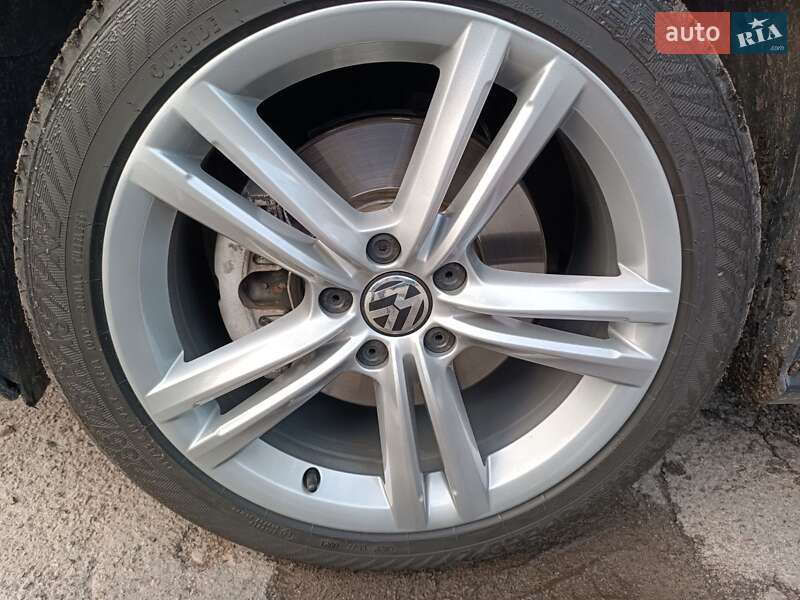 Седан Volkswagen Passat 2013 в Львове