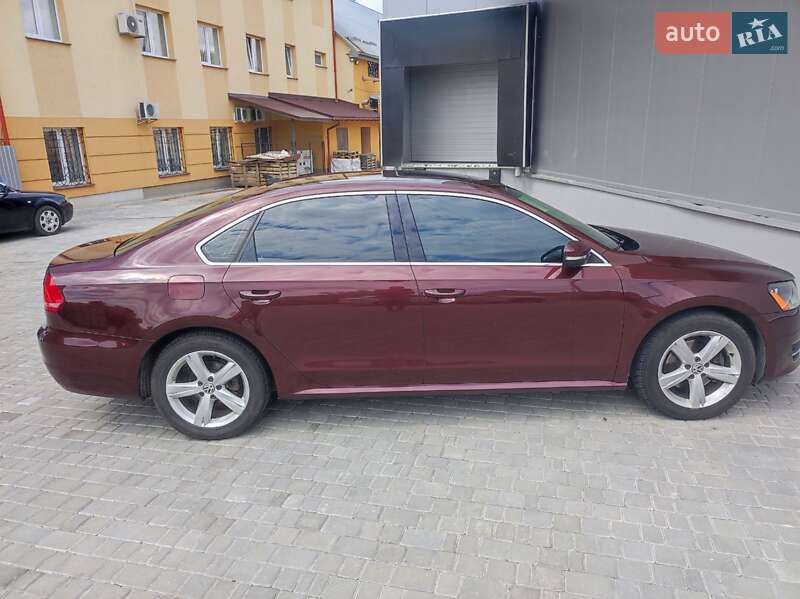 Седан Volkswagen Passat 2012 в Львові