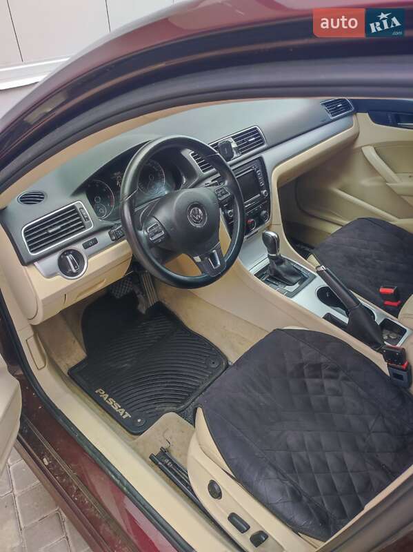 Седан Volkswagen Passat 2012 в Львові