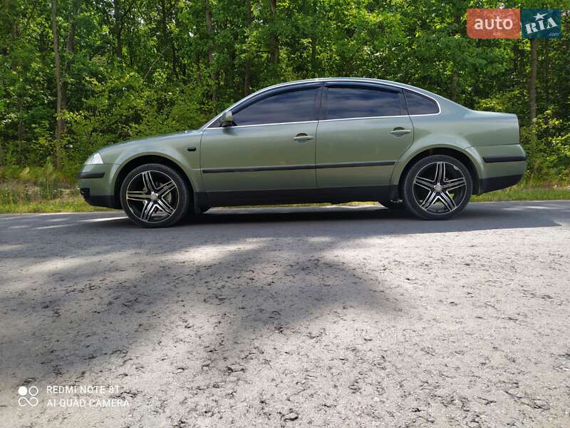 Седан Volkswagen Passat 2001 в Львове