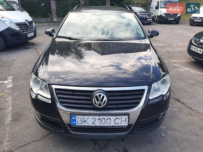 Універсал Volkswagen Passat 2010 в Рівному