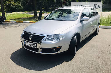 Універсал Volkswagen Passat 2010 в Києві