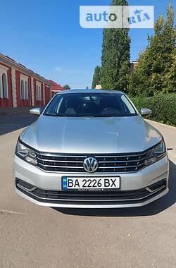 Седан Volkswagen Passat 2018 в Кропивницком