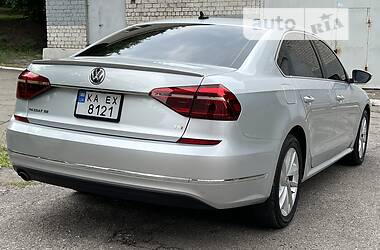 Седан Volkswagen Passat 2018 в Кам'янському