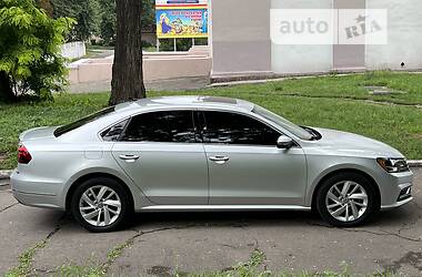 Седан Volkswagen Passat 2018 в Кам'янському