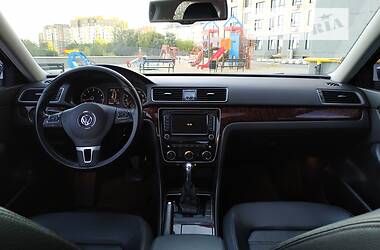 Седан Volkswagen Passat 2012 в Луцке