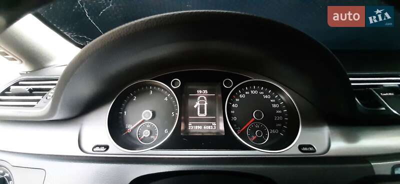 Універсал Volkswagen Passat 2013 в Хусті