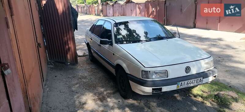 Седан Volkswagen Passat 1991 в Києві