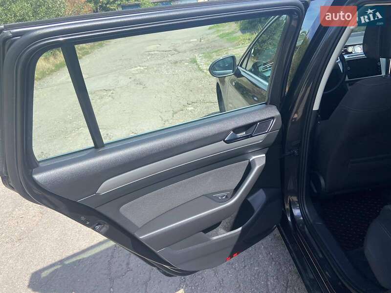 Універсал Volkswagen Passat 2017 в Кривому Розі