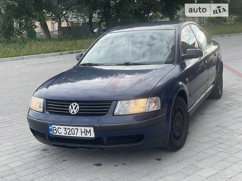 Седан Volkswagen Passat 1997 в Дубно