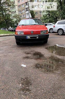 Седан Volkswagen Passat 1988 в Киеве