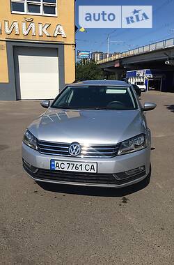 Універсал Volkswagen Passat 2013 в Луцьку