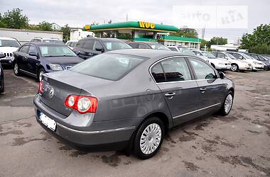 Седан Volkswagen Passat 2006 в Львові