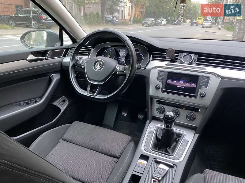 Універсал Volkswagen Passat 2016 в Миколаєві