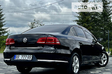 Хетчбек Volkswagen Passat 2014 в Дрогобичі