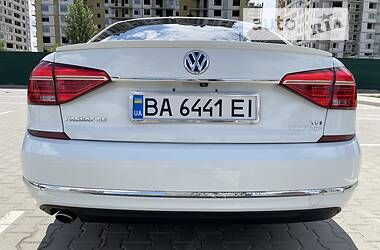 Седан Volkswagen Passat 2015 в Києві