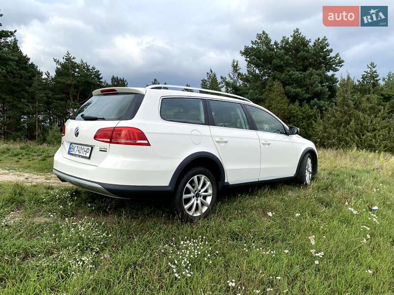 Універсал Volkswagen Passat 2012 в Вараші
