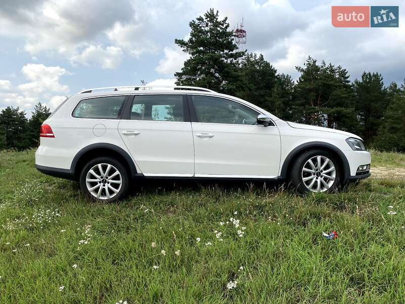 Універсал Volkswagen Passat 2012 в Вараші